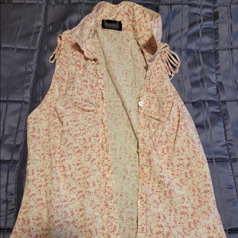 5/$10 Angie Pink Floral Sleeveless Button Up Large Blouse